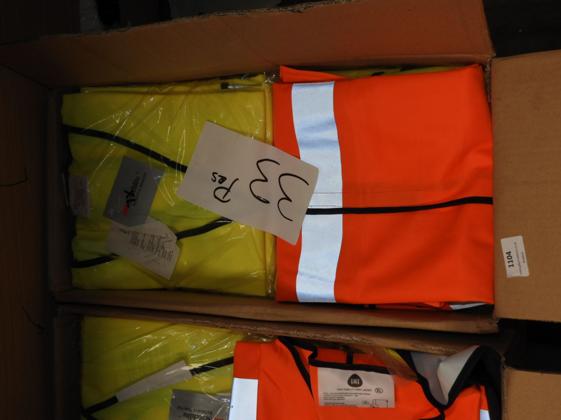 *33 Hi-Vis Vests (Various Sizes & Colours)