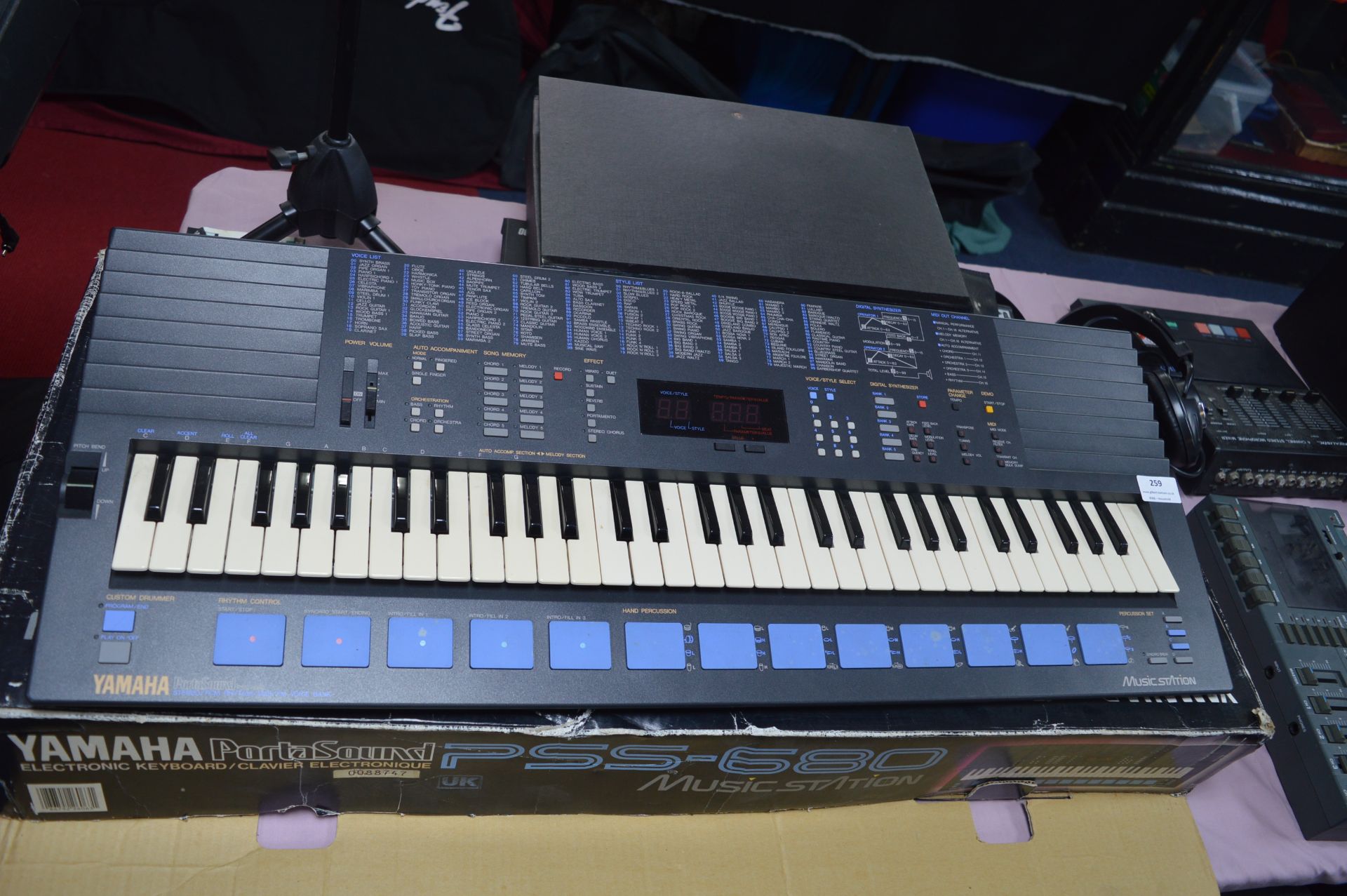 Yamaha Portasound Pss680 Music Station Keyboard