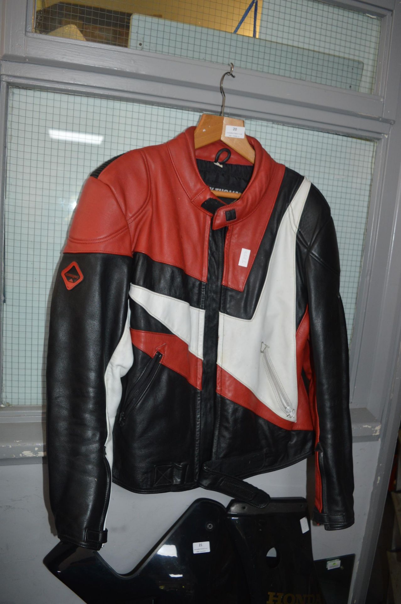 Frank Thomas Retro Leather Motorbike Jacket Size: