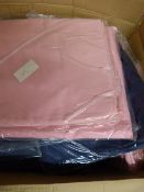 *22 Crushed Taffeta 120" Round Tablecloths (5x Bubble, 17x Navy)