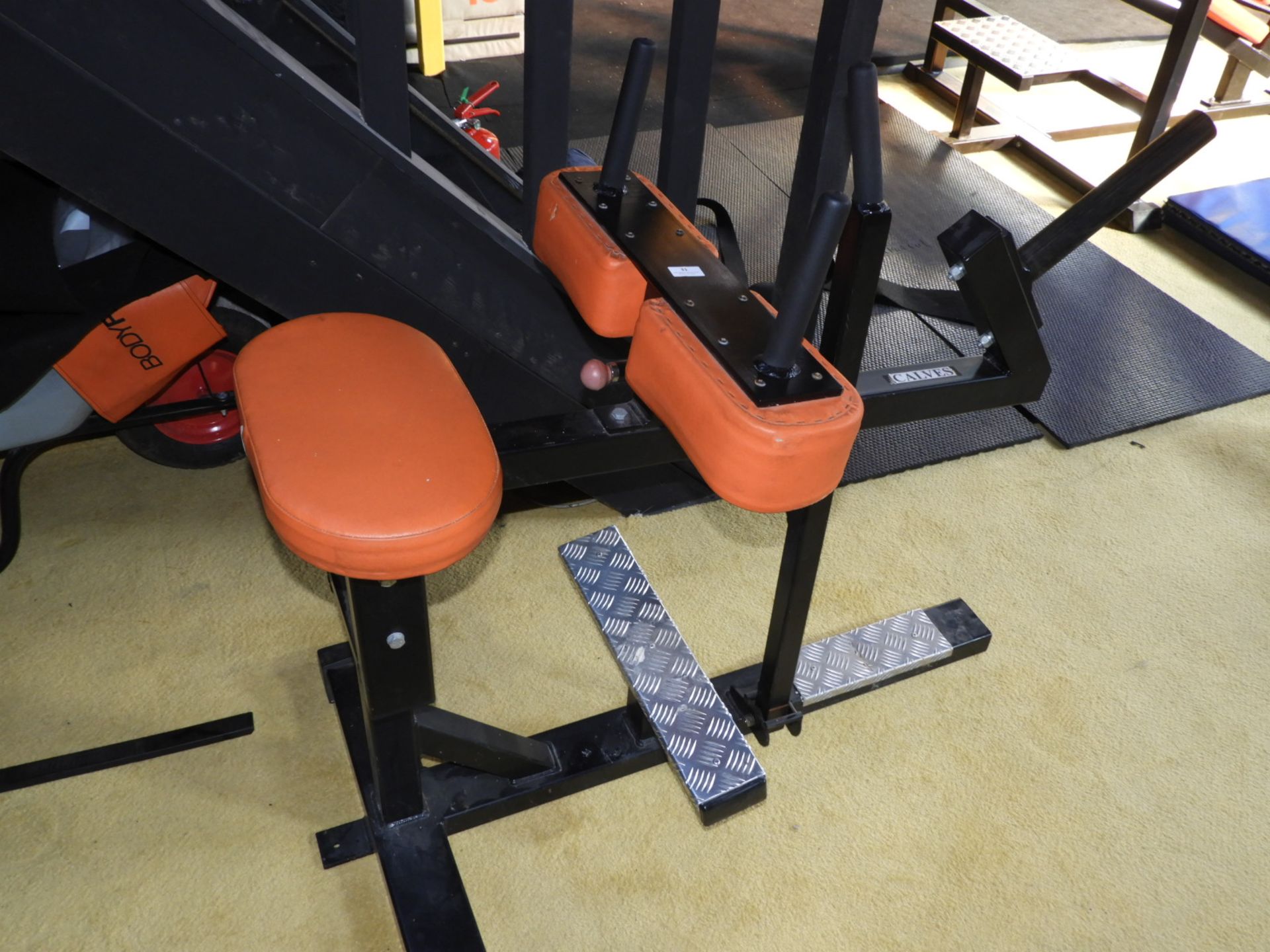 Loose Loaded Seated Calf Raise Machine