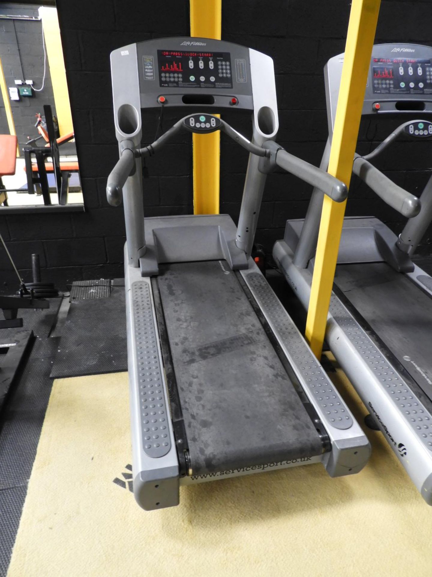 Life Fitness 95TI Treadmill