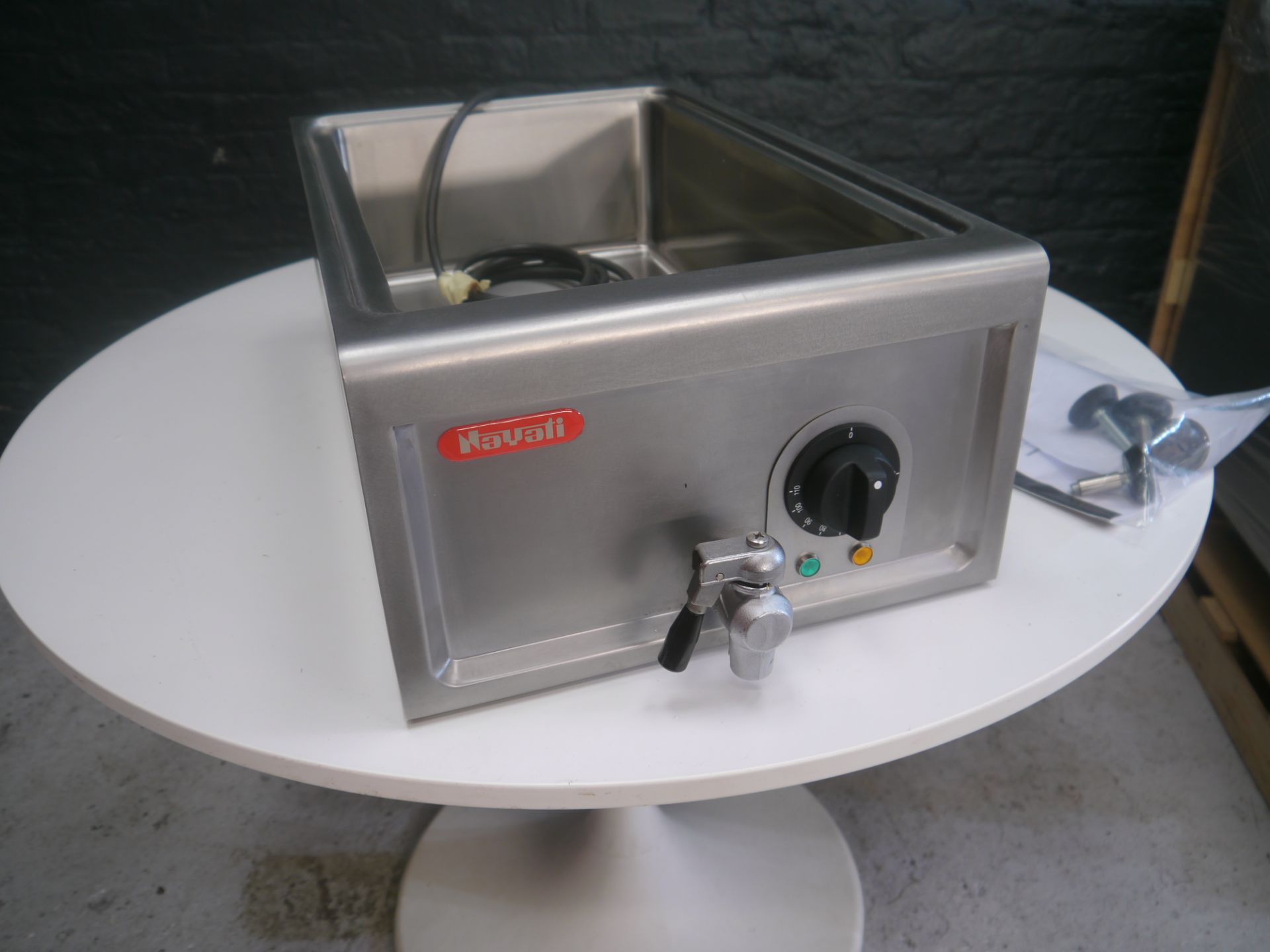 *Electric Bain Marie NEBM 4-60AM Nayati electric bains marie (240v) this item is brand new. 380 x