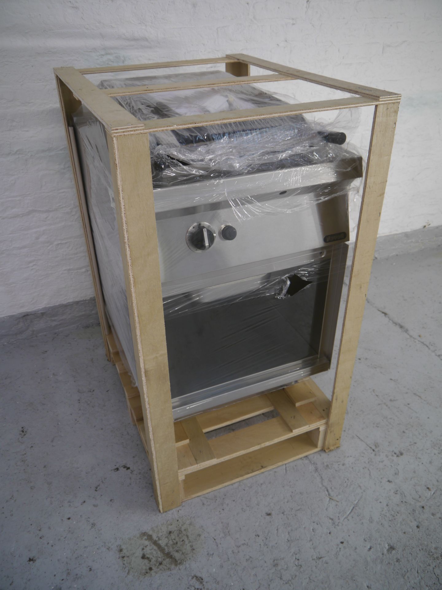 *NAYATI:NEW Gas Char Grill NGCB 6-75 Nayati gas gridle/char broiler, this item is in new boxed