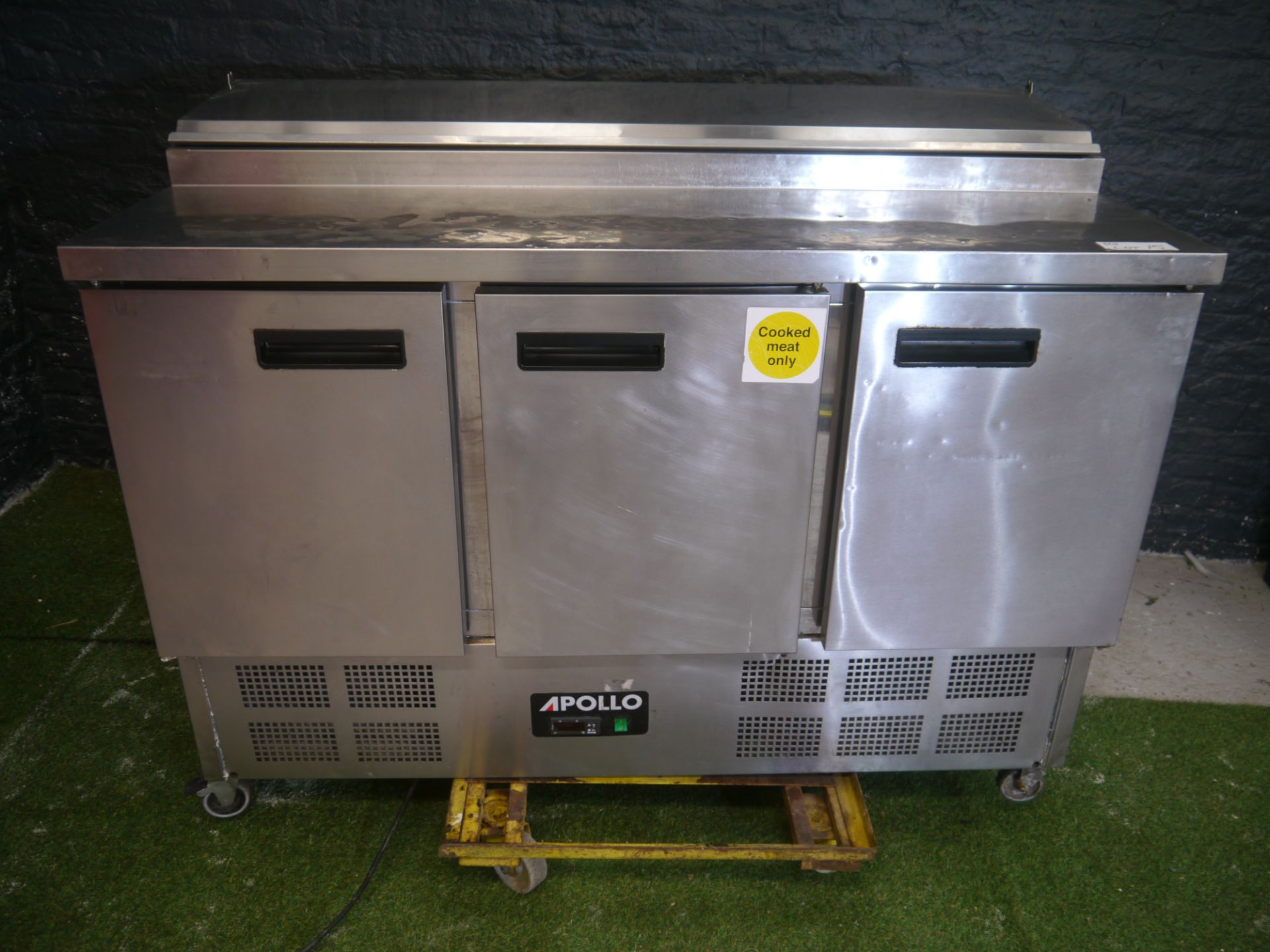 *APOLLO: 3 DOOR Preptop saladette chiller AR20SP Preptop saladette chiller 1370 x 700 x 1120 FEET