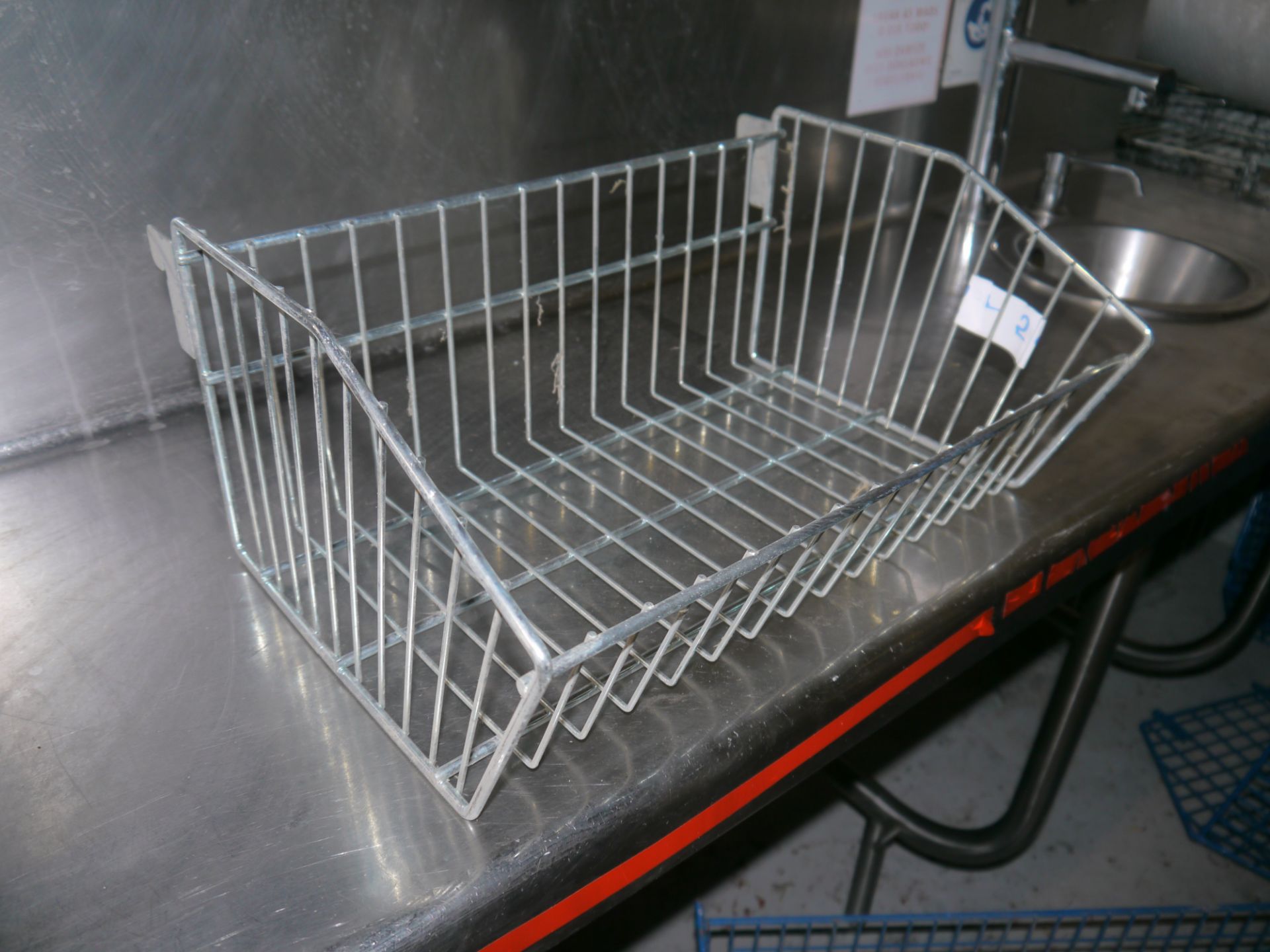 * 25 wire baskets to fit universal slotted uprights chrome. 440 x 320 x 220 - Bild 2 aus 2