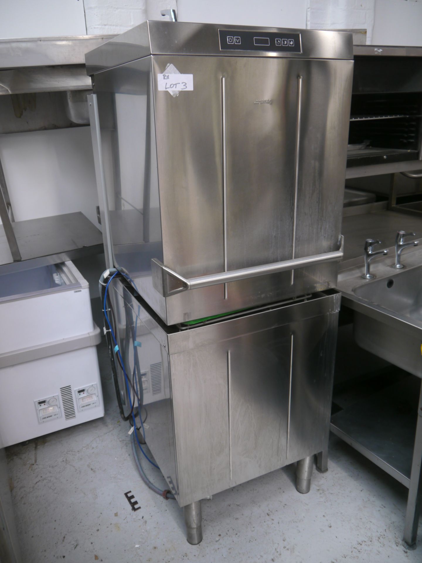 *SMEG: Pass through Dishwasher NTY-505D Pass thro' Dishwasher 600 x 730 x 1670