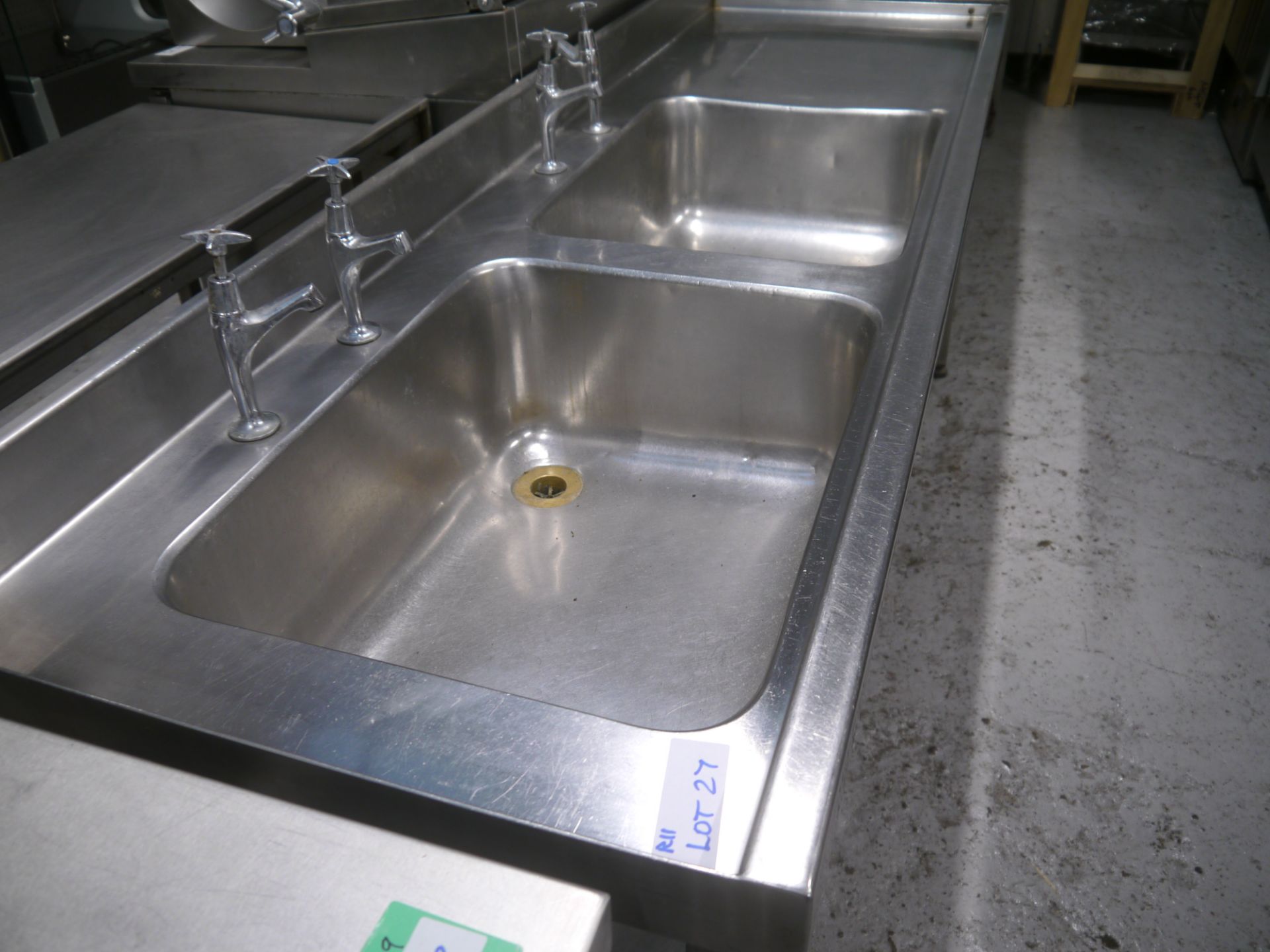 *Large Double Sink Large double sink, single RH drainer 2100 x 650 900