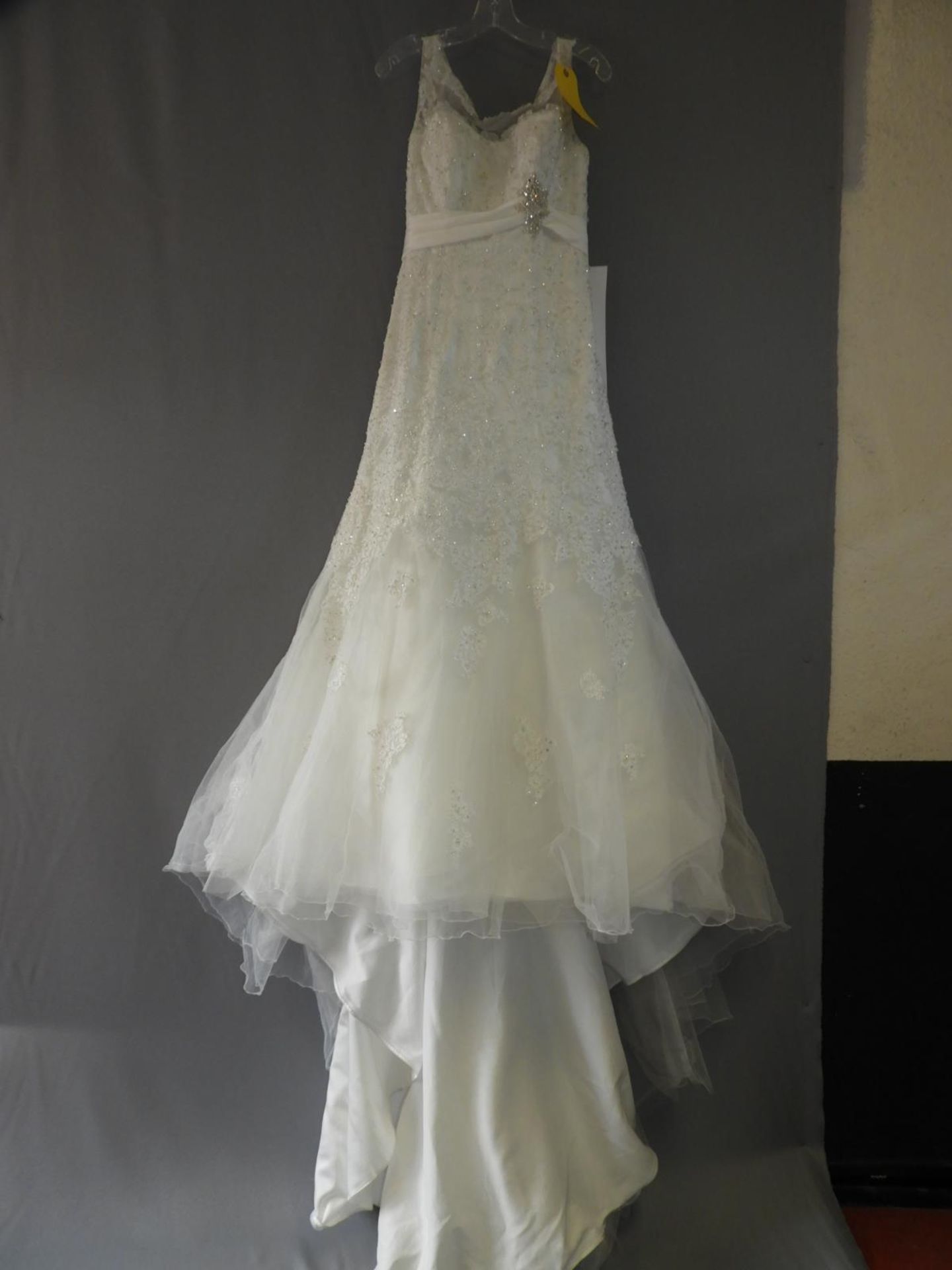 *Jade Daniels Wedding Dress Size: 8
