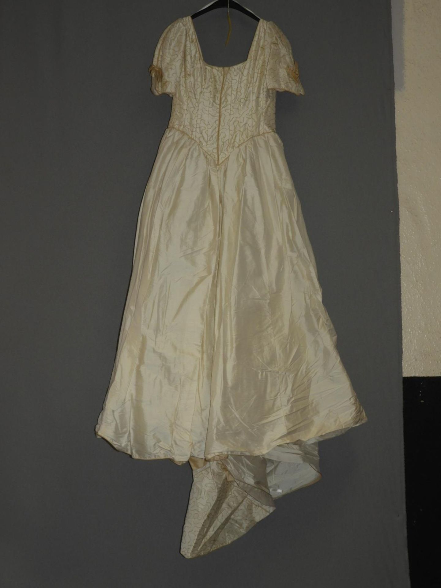 *Ivory & Gold Wedding Dress Size: 14