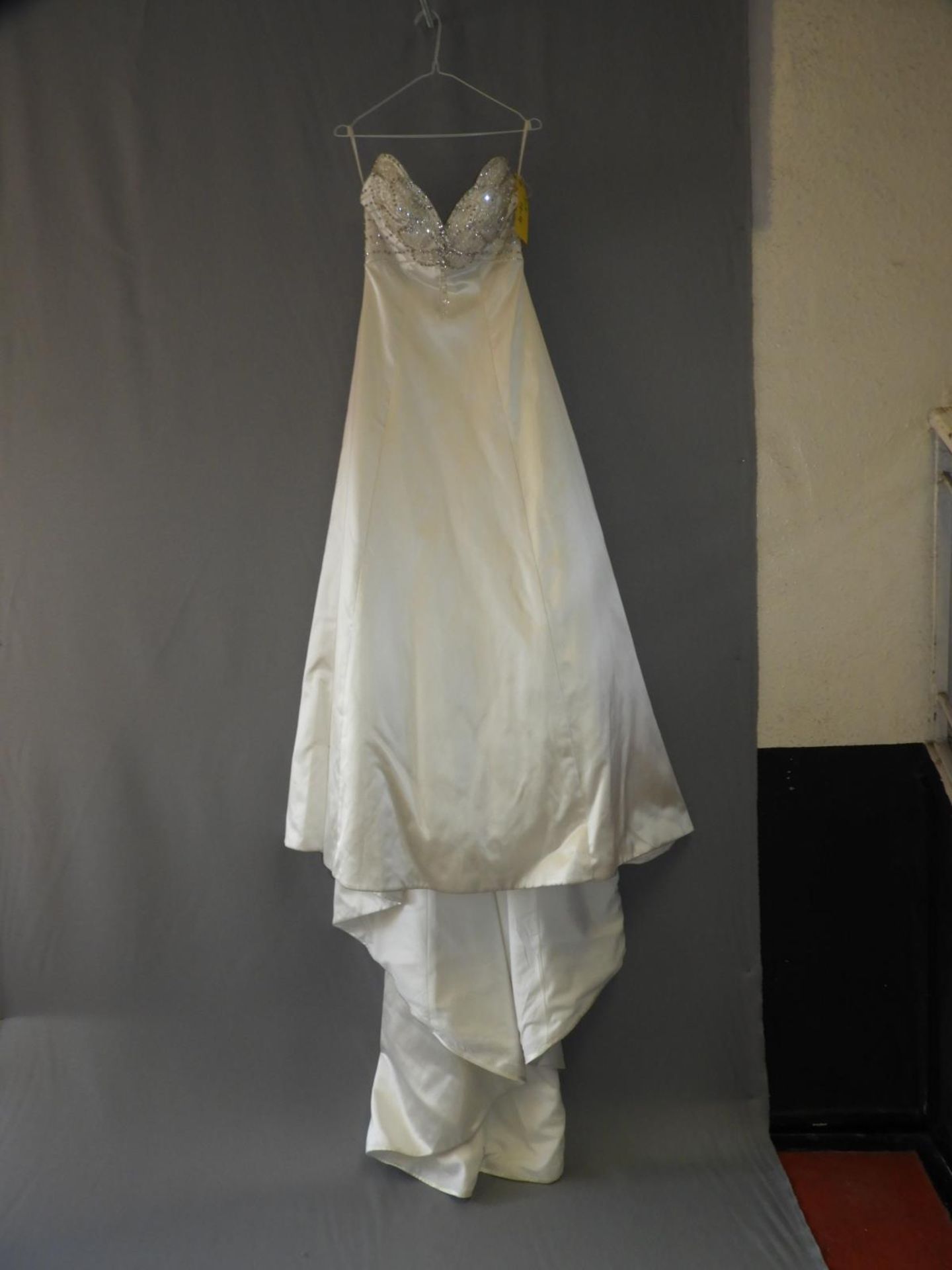 *Alfred Sung Wedding Dress Size: 8