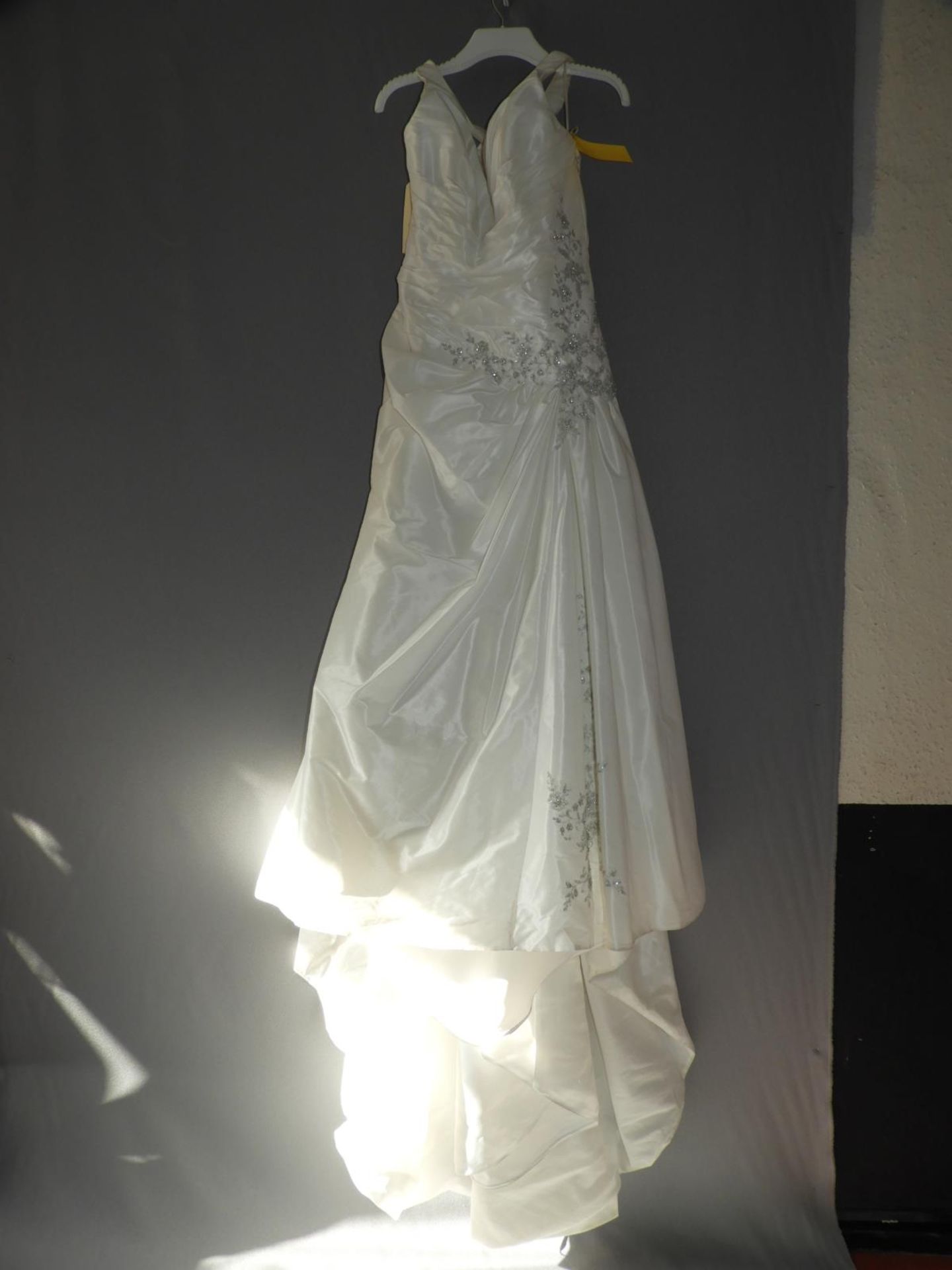 *White Wedding Dress Size: 18