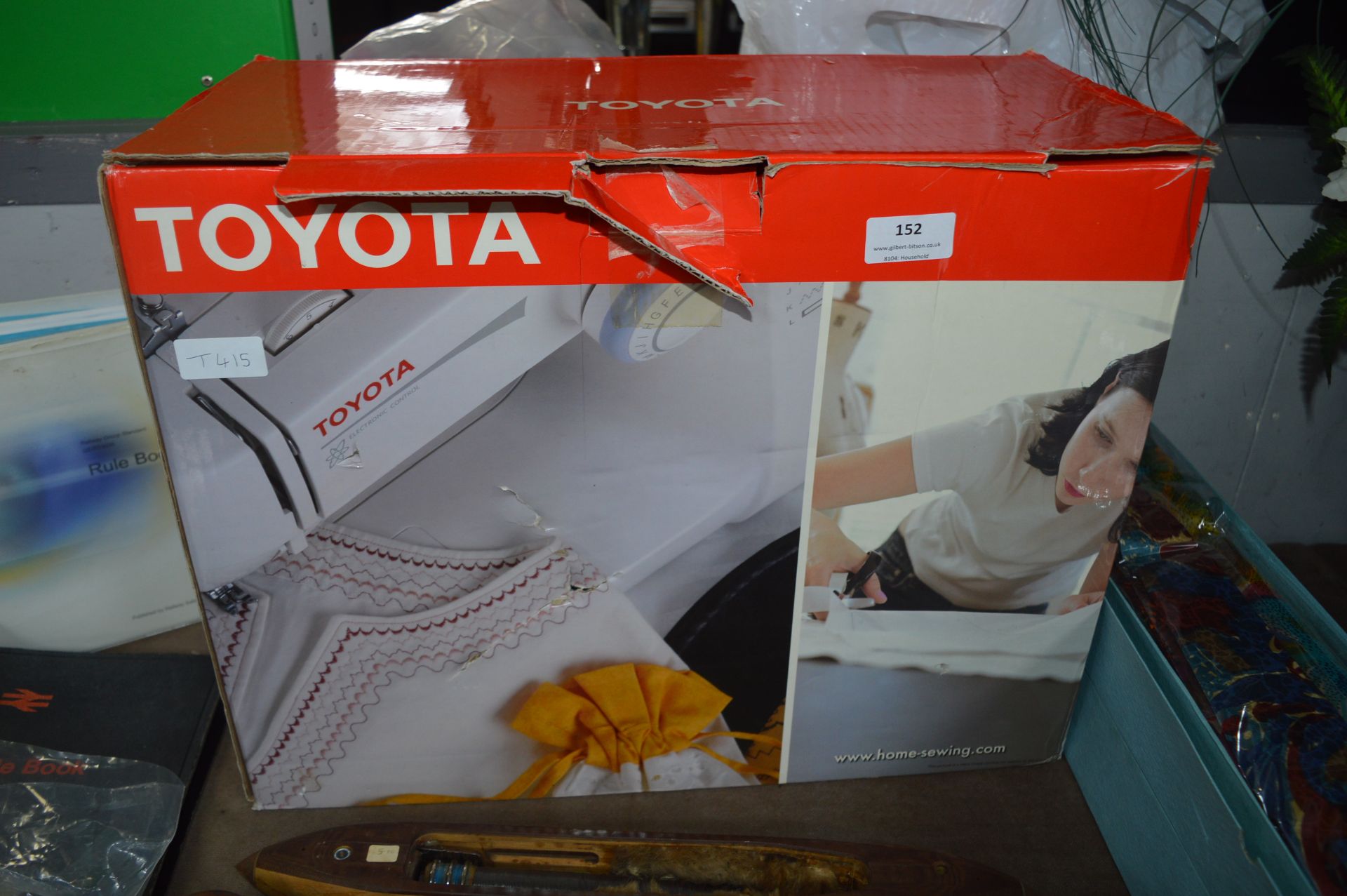 Boxed Toyota Sewing Machine Model: FFS224