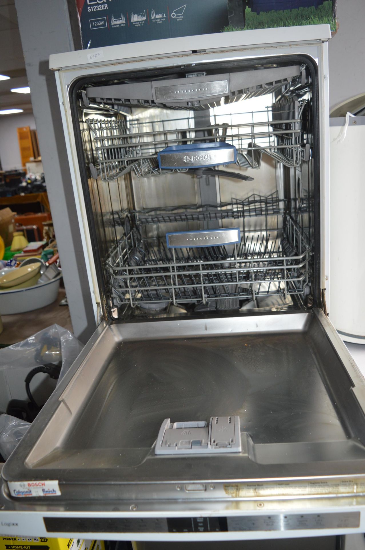 Bosch Dishwasher - Image 2 of 2