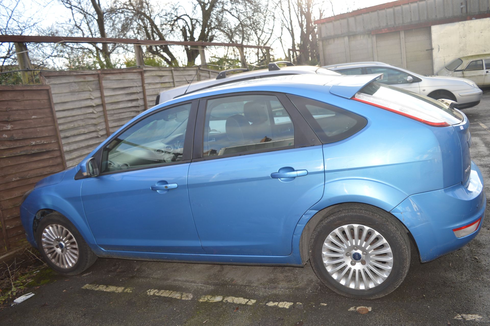 Ford Focus Titanium 1.6 Automatic Reg:LT10 LTZ, MOT: March 2020 with Full Service History - Image 2 of 4