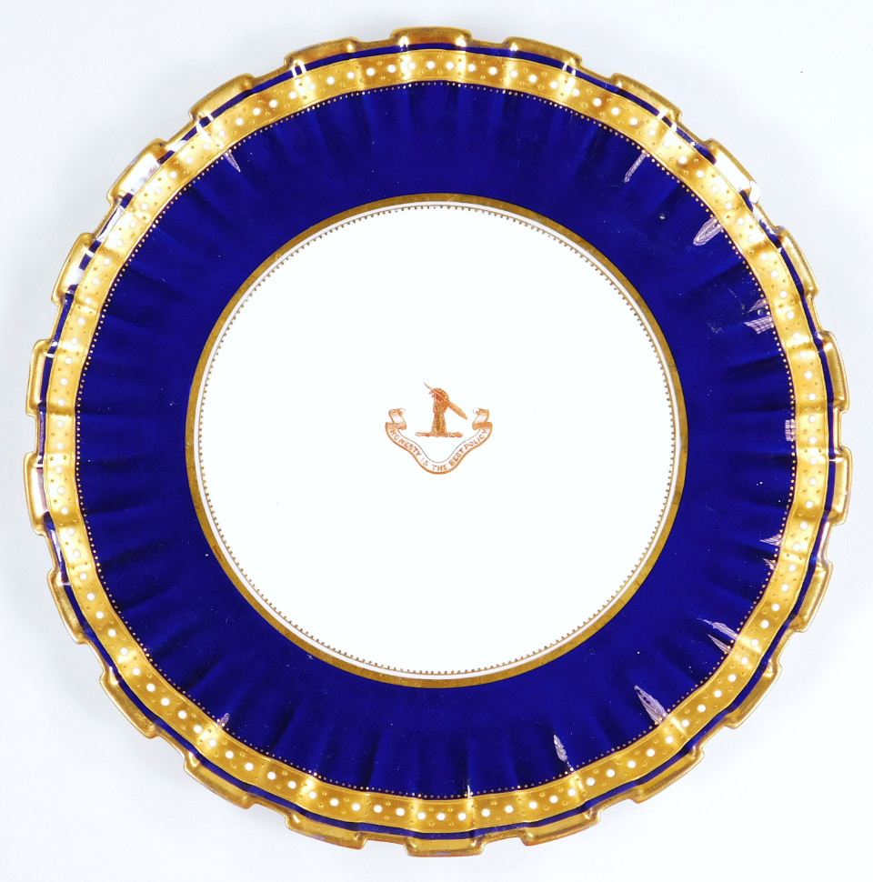 A 19thC Copeland china porcelain dessert service, set with armorial crest Honesty Is The Best - Image 2 of 9