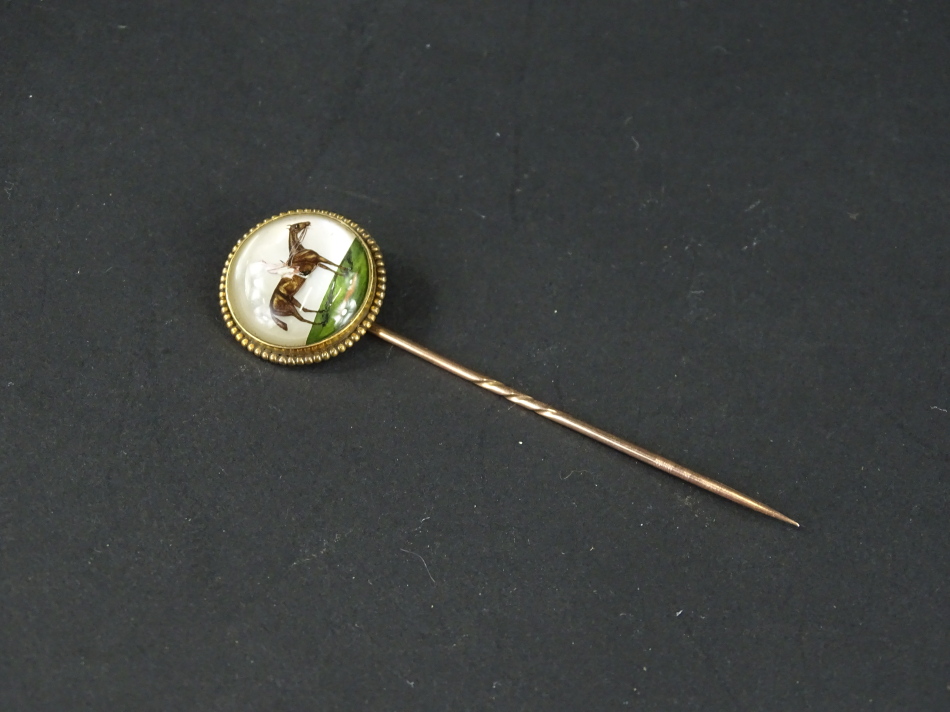 An Essex crystal stick pin, with circular pin head depicting a figure on horseback, 2cm dia, with - Image 2 of 2