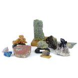 Various stones, quartz, and others, Arizona petrified wood, etc (a quantity).