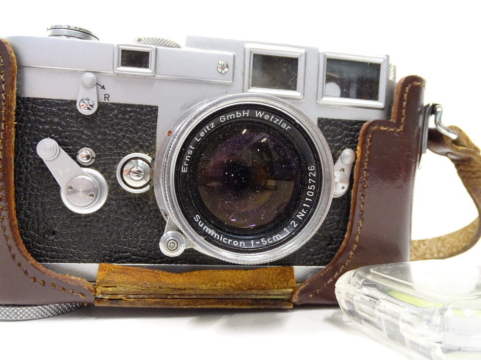A vintage Leica Ernst Leitz camera, M3-857092, in brown leather case with Summicron f=5cm1:2 lens, - Image 2 of 2