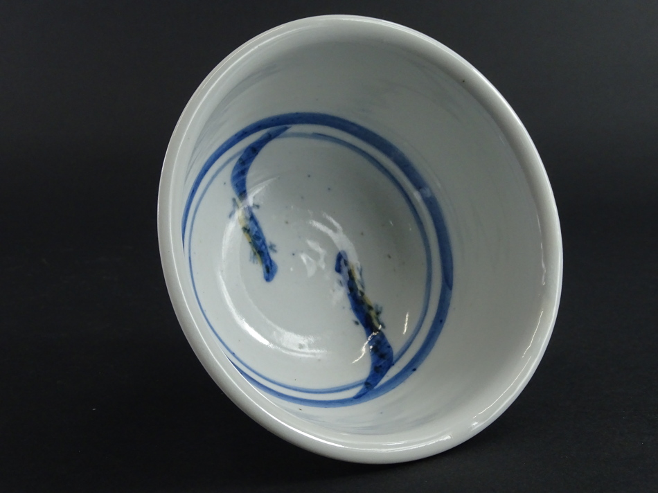 A Studio ceramic bowl, decorated with two newts, monogram mark to underside, 15cm dia. - Image 2 of 3