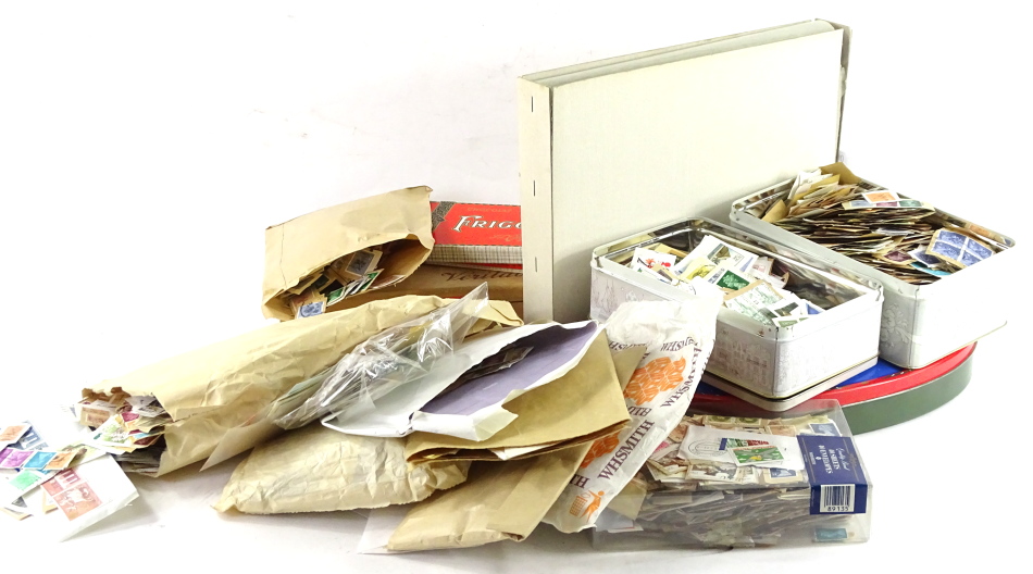 A large quantity of stamps, mainly loose etc.