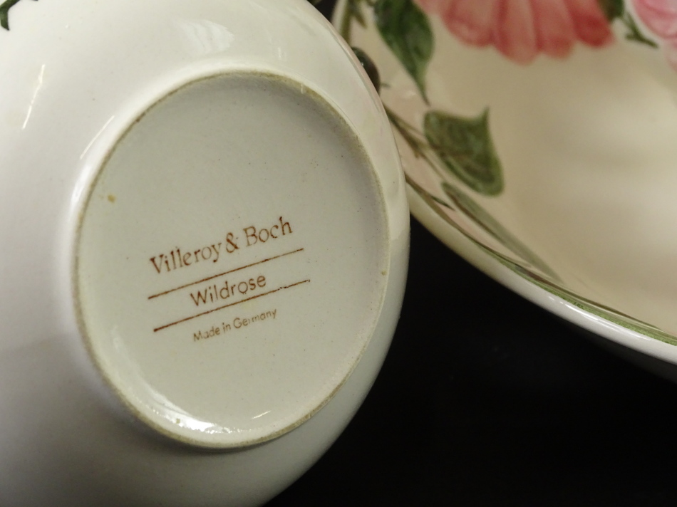 A Mettlach Wild Rose pattern part tea and dinner service etc., to include vases, lamp base, cups, - Image 2 of 2