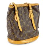 A Louis Vuitton monogram canvas petit bucket bag.