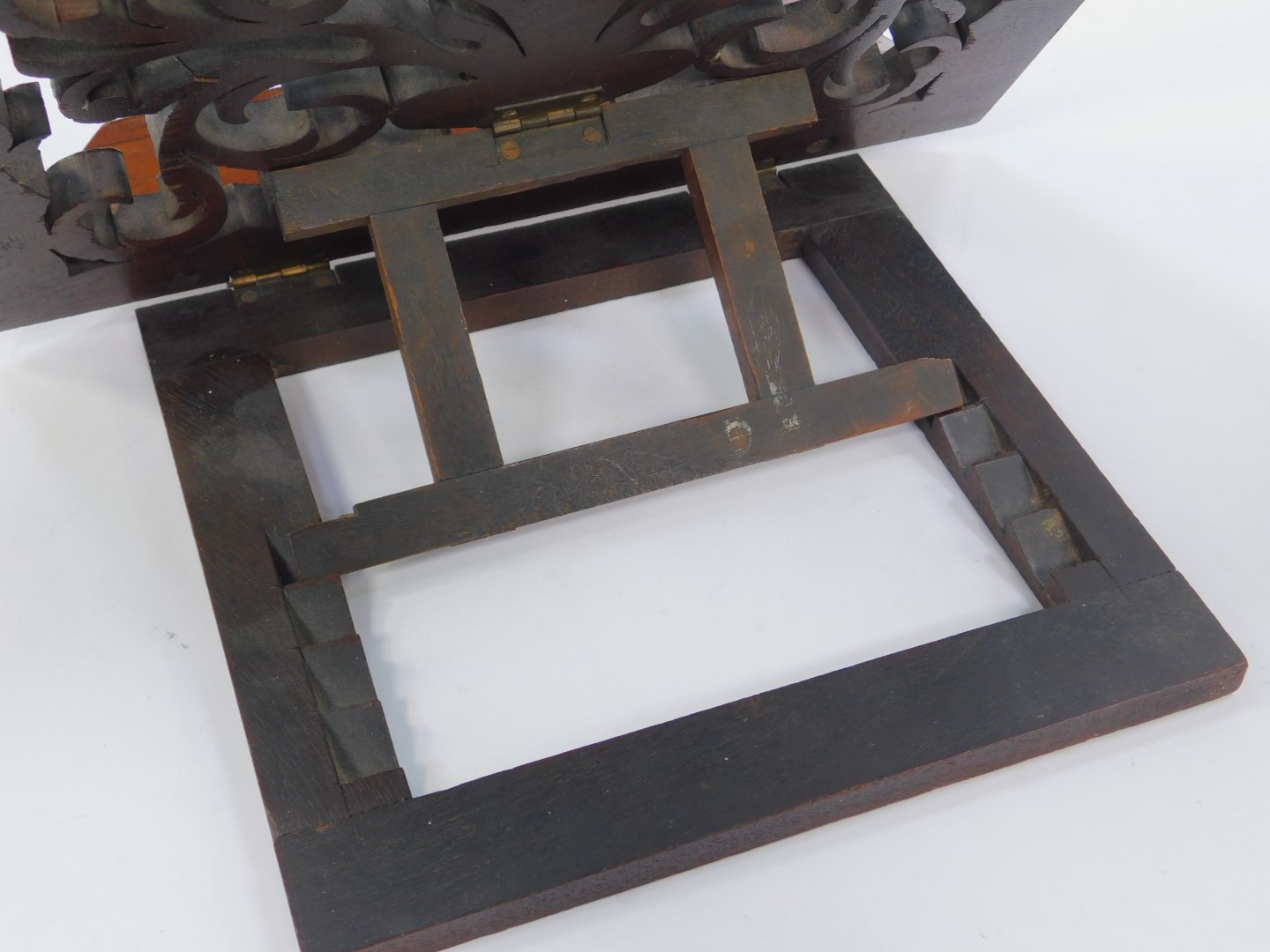 A Victorian mahogany book lectern, with fretwork foliate scroll and vase decoration, on a ratchet - Image 2 of 2