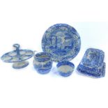 A early 19thC Spode blue and white pottery egg cup holder, transfer decorated in the Italian