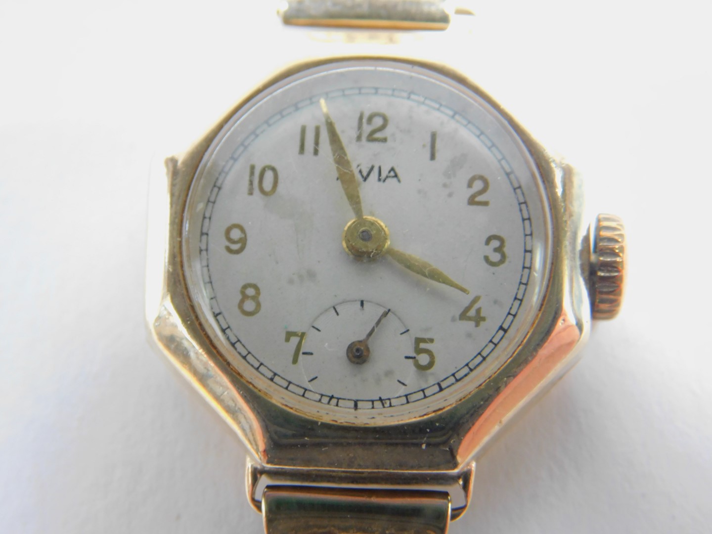 An Avia lady's 9ct gold cased wristwatch, circular dial bearing Arabic numerals, subsidiary - Image 2 of 2