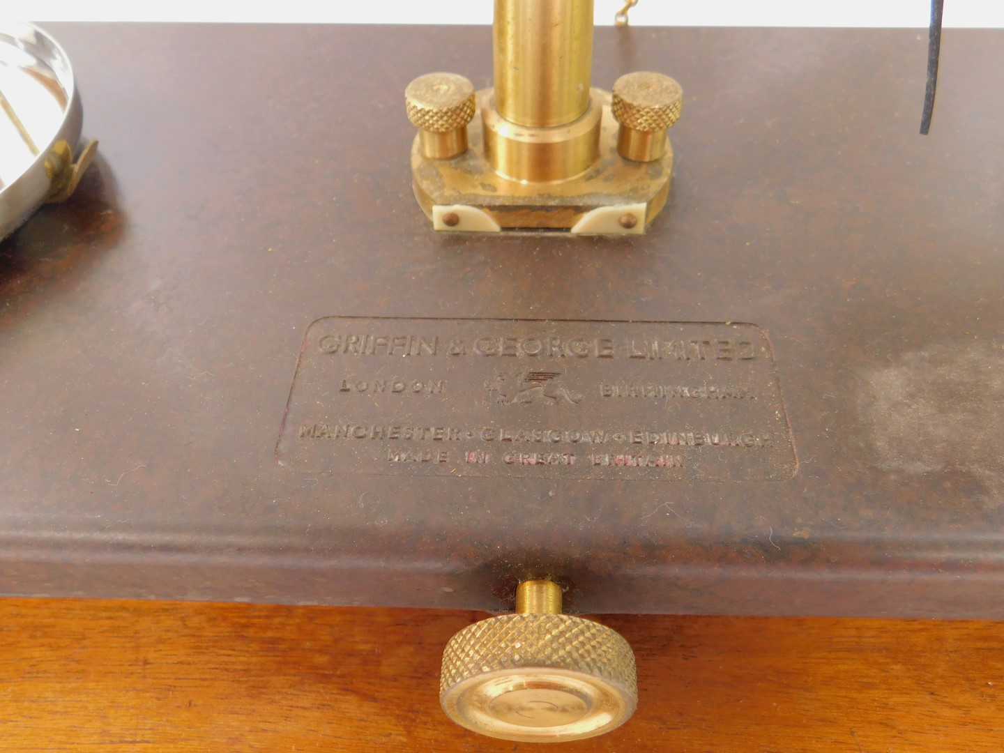 A set of early 20thC Griffin & George Ltd chain driven pharmacy scales, Regd no.830303, brass - Image 3 of 3