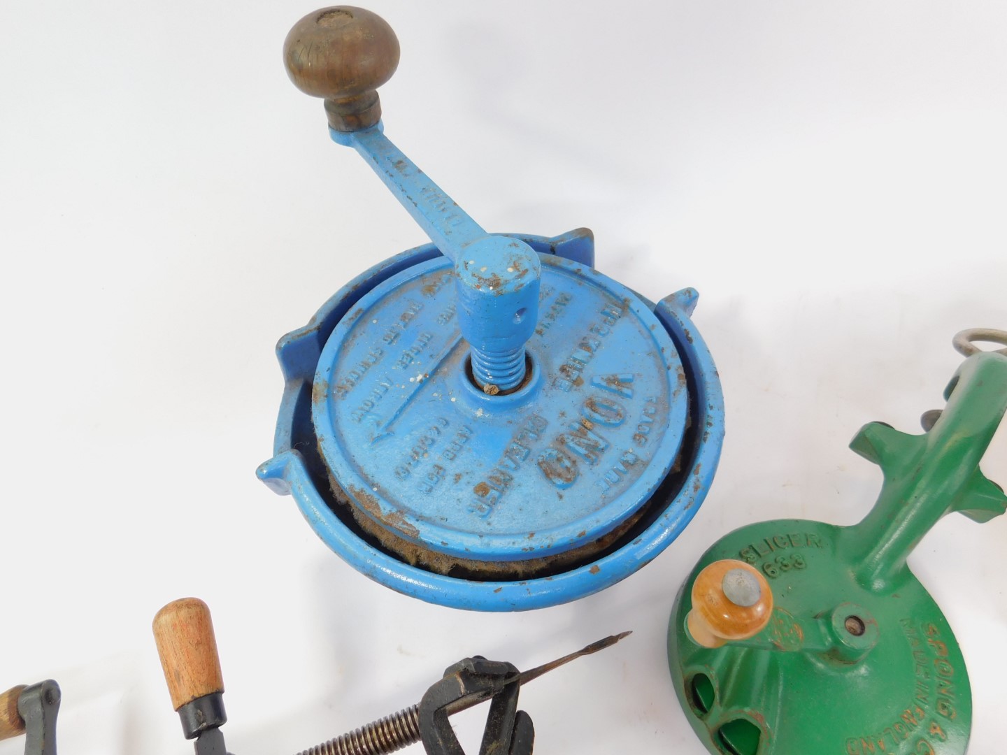 A Chriso Patent Triumf cast iron apple corer and peeler, Spong & Co cast iron bean slicer, No 633, - Image 3 of 3