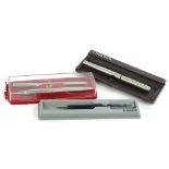 Various Parker pen sets, brushed metal ball point Parker 25, 13cm W, etc., (3).