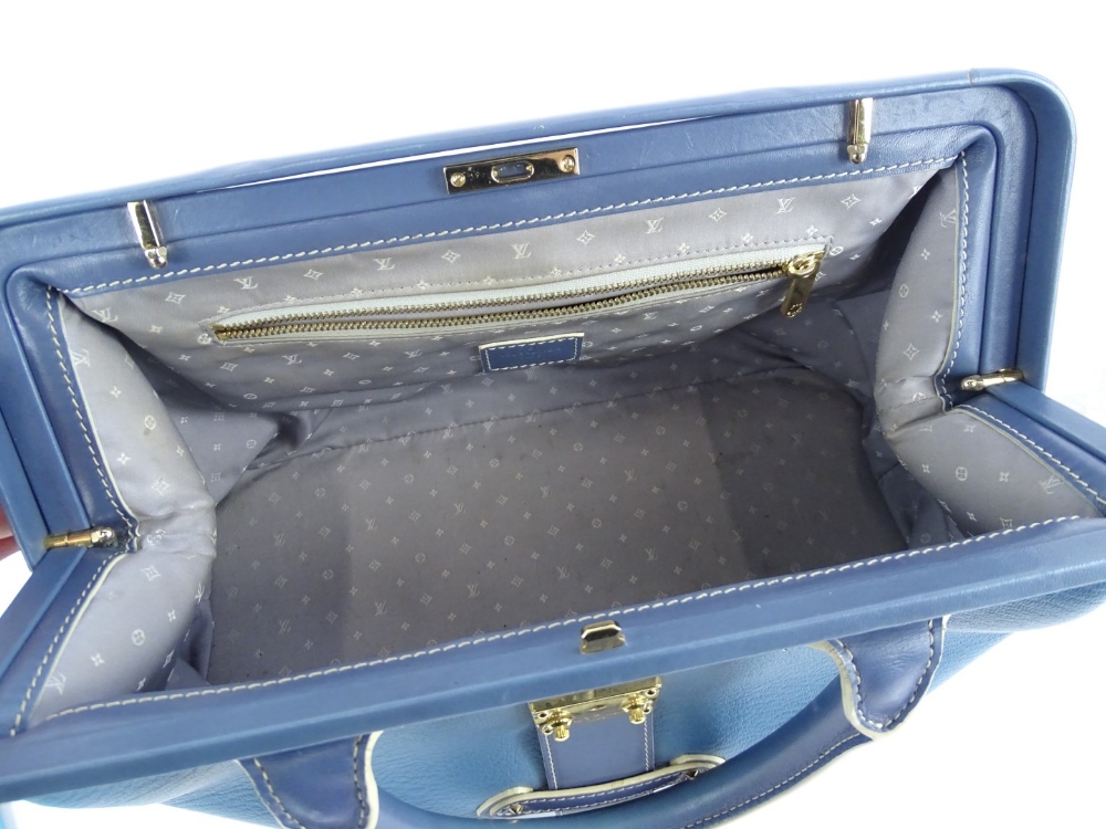 A Louis Vuitton Angers PM handbag, in blue suhari leather, with brass hardwear, stamped Louis - Image 3 of 5