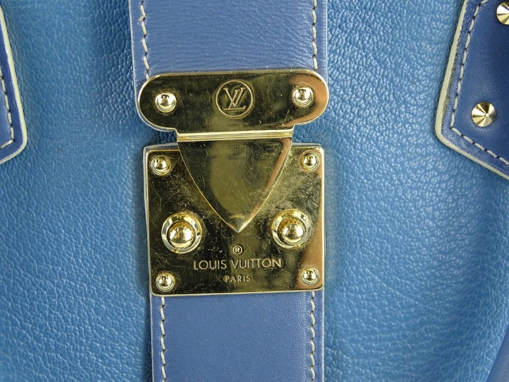 A Louis Vuitton Angers PM handbag, in blue suhari leather, with brass hardwear, stamped Louis - Image 2 of 5