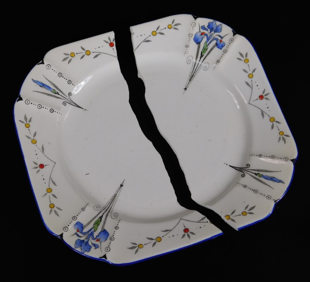 A Shelley Blue Iris pattern tea service, comprising two sandwich plates, 24cm W, sugar bowl, milk - Image 4 of 4