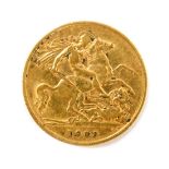 A George V gold half sovereign 1913, 4.0g.