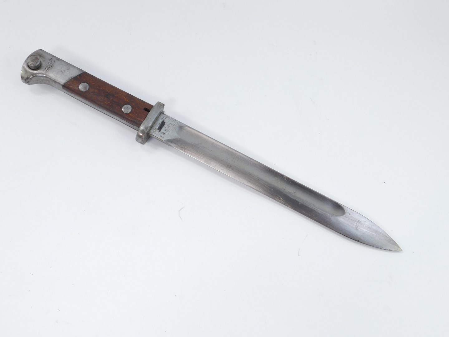 A Polish Mauser bayonet, stamped WP, number 185636, with bayonet, 40.5cm L. - Image 3 of 4