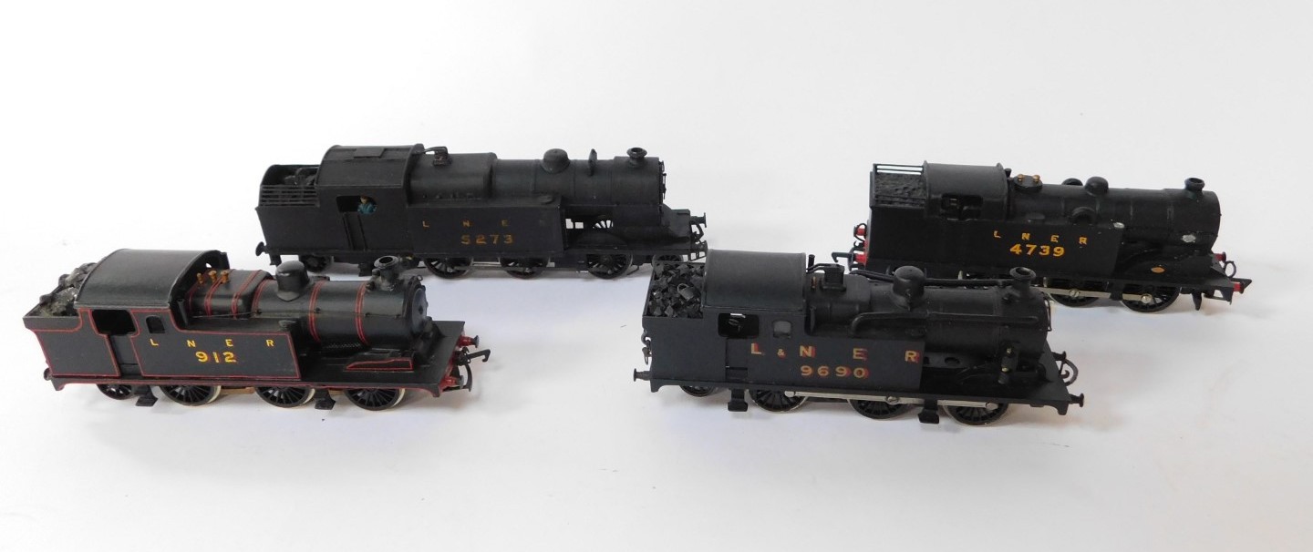 Four kit built OO gauge locomotives, LNER black livery, comprising 5273, 912, 9690 and 4739.