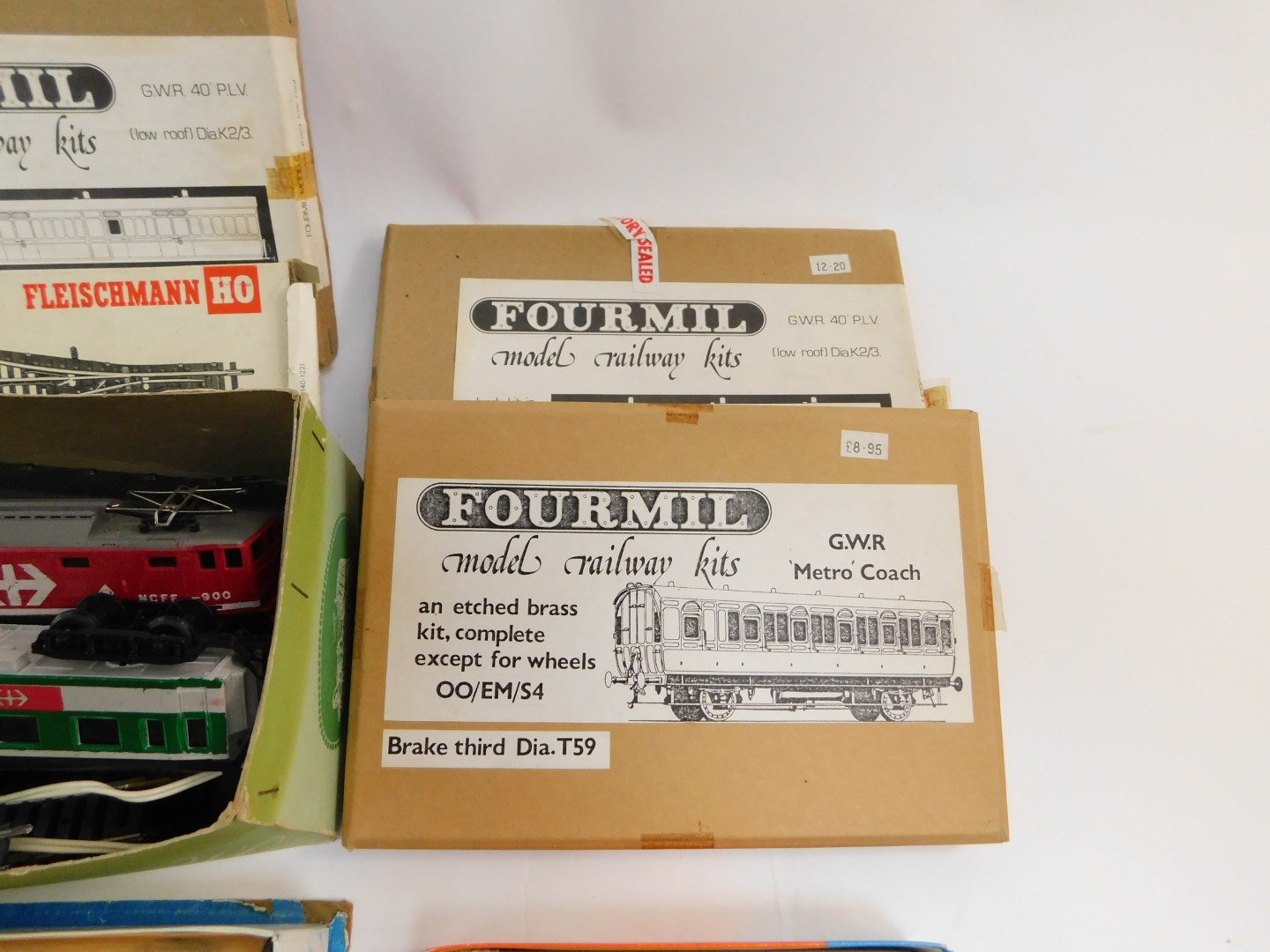 Five Fourmil model railway kit coaches, unmade, boxed, Roco HO Little E gauge tank locomotive, - Image 3 of 3