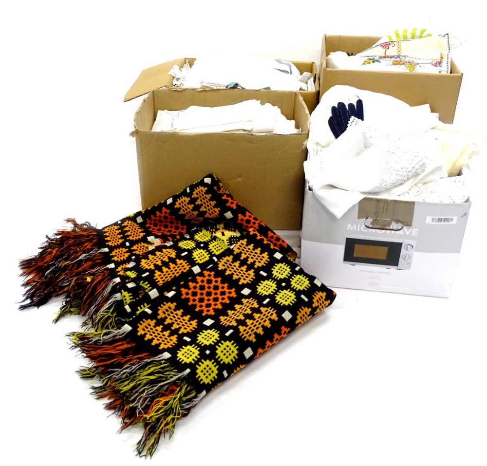 A large quantity of table linen, sheets, blankets, general household textiles etc. (4 boxes)