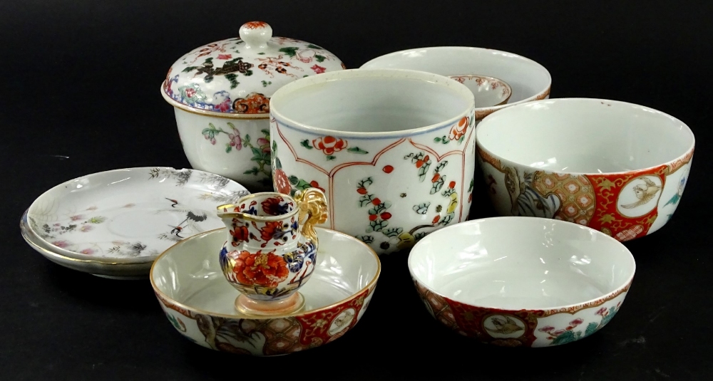 A collection of Chinese porcelain etc., to include bowls, lids, saucers etc.