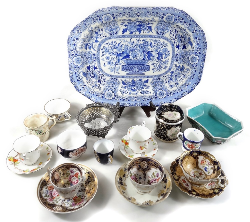 Various pottery, porcelain and effects, a 19thC Nankin pattern English pottery meat plate, of