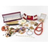 Silver and costume jewellery, including agate set pendants, Adrien Mann paste set necklace and