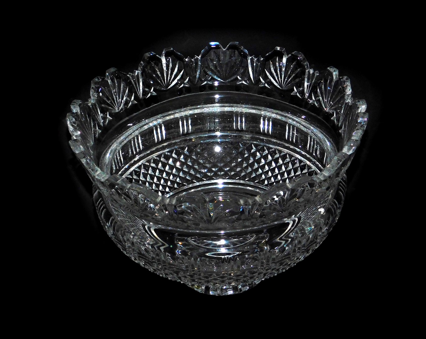 A Waterford cut glass fruit bowl, decorated in the King's pattern, etched mark, 26cm Dia.