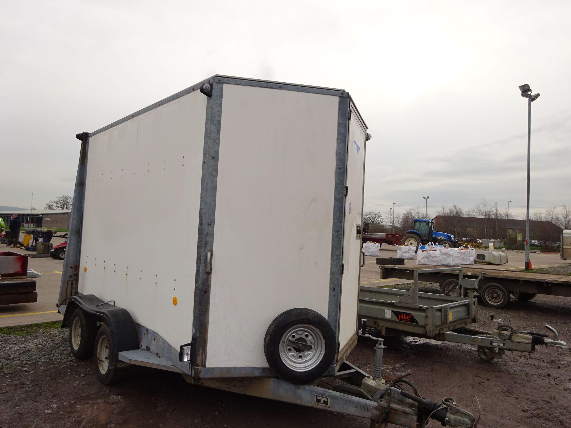 IFOR WILLIAMS 10X6 BOX TRAILER