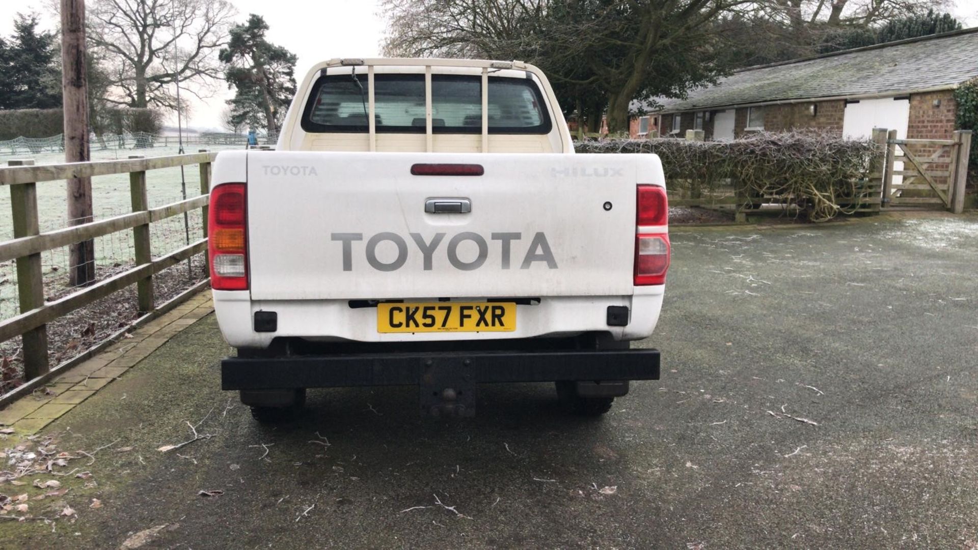 2007 TOYOTA HILUX DOUBLE CAB ,40,000 MILES .MOT MARCH 2019 - Image 4 of 5