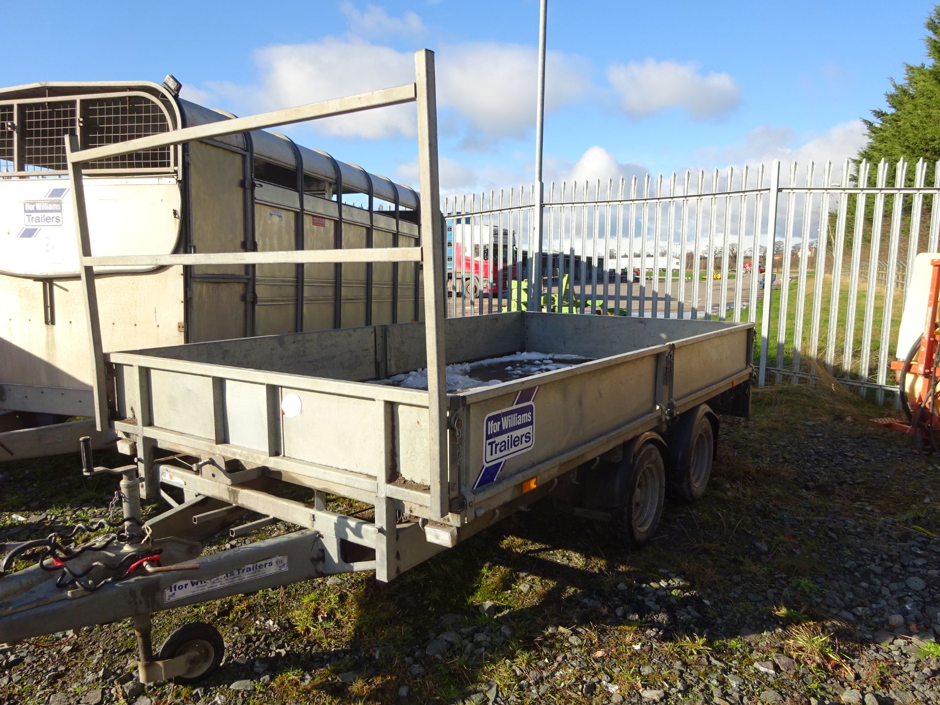 IFOR WILLIAMS FLAT BED TRAILER