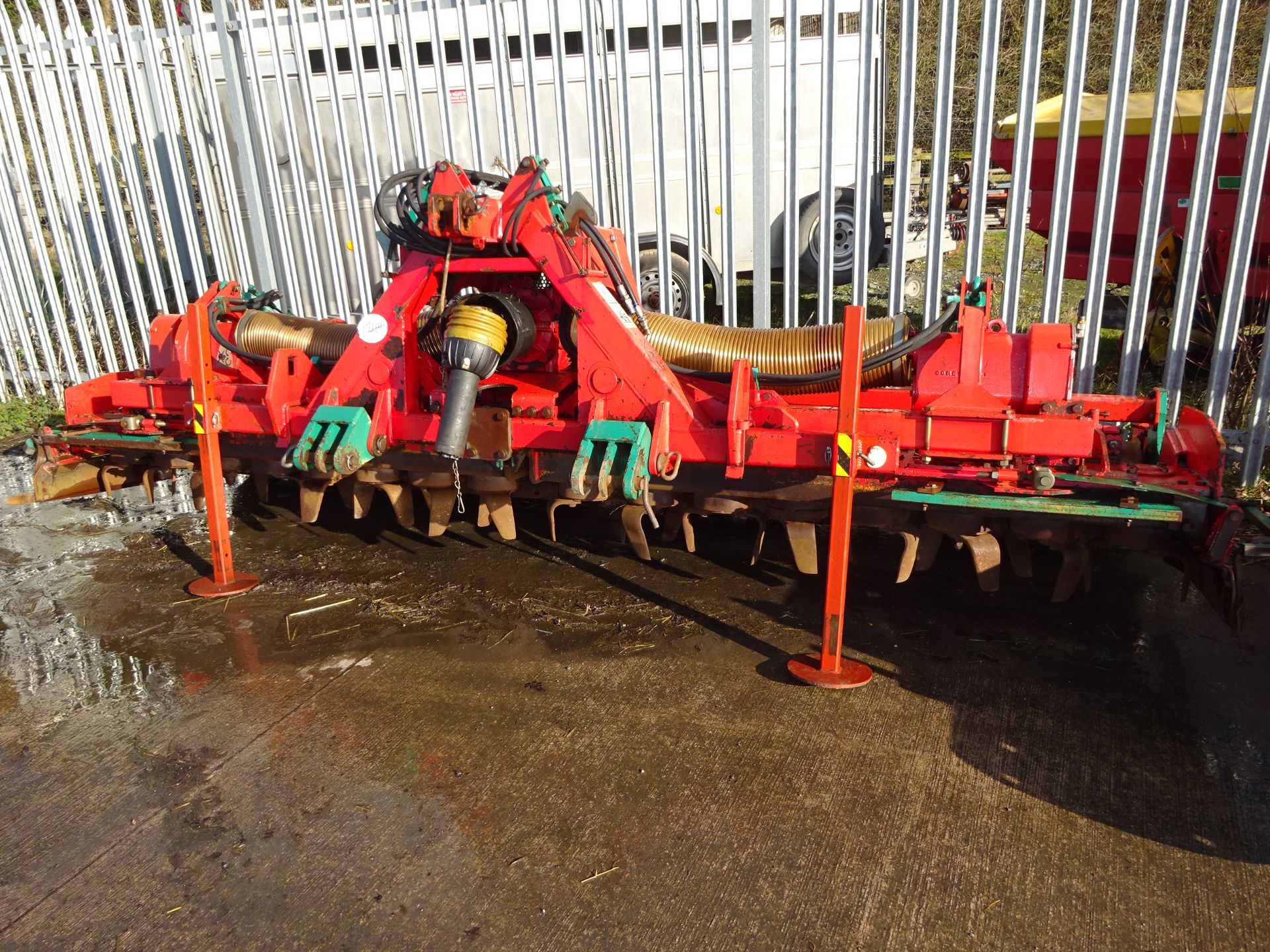 KVERNLAND 4M HYDRAULIC FOLDING POWER HARROW - Image 2 of 2