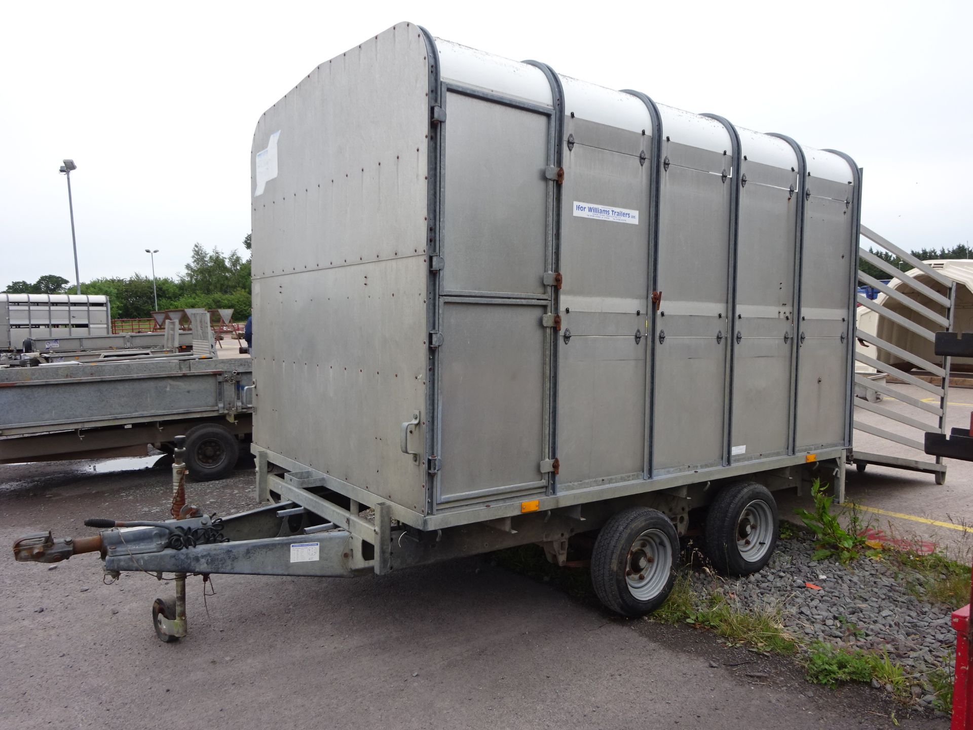 IFOR WILLIAMS LIVESTOCK TRAILER DECKS AND PARTITION